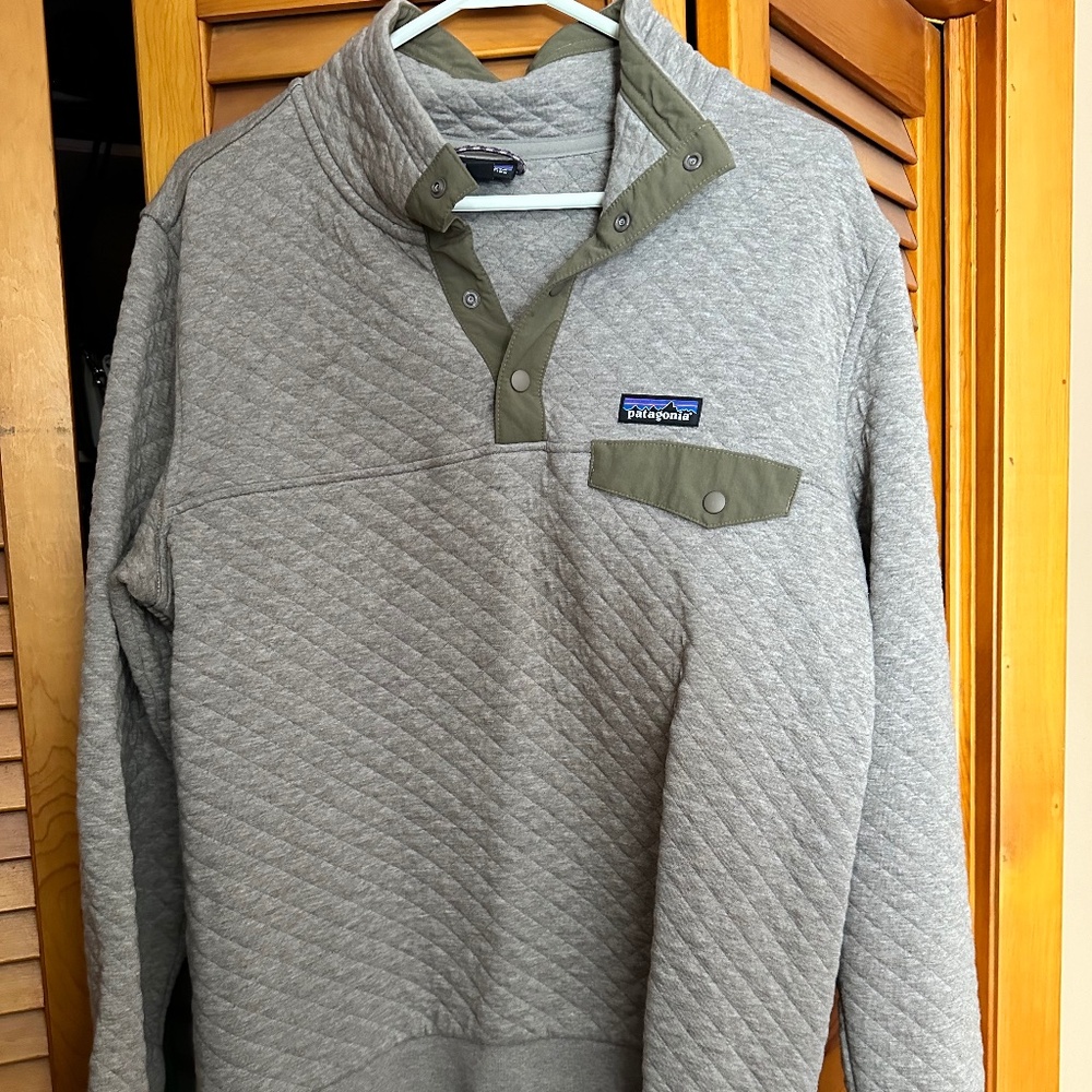 Patagonia sweatshirt size L